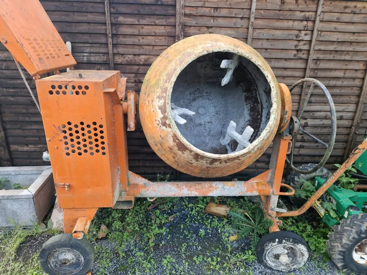 Diesel cement mixer - Image 1