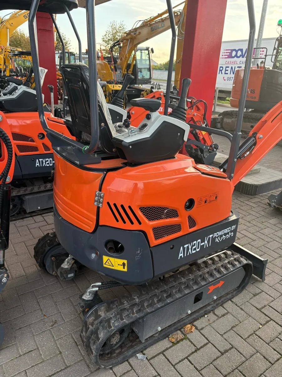 26 ATX Kubota powered 2t Mini digger - Image 3