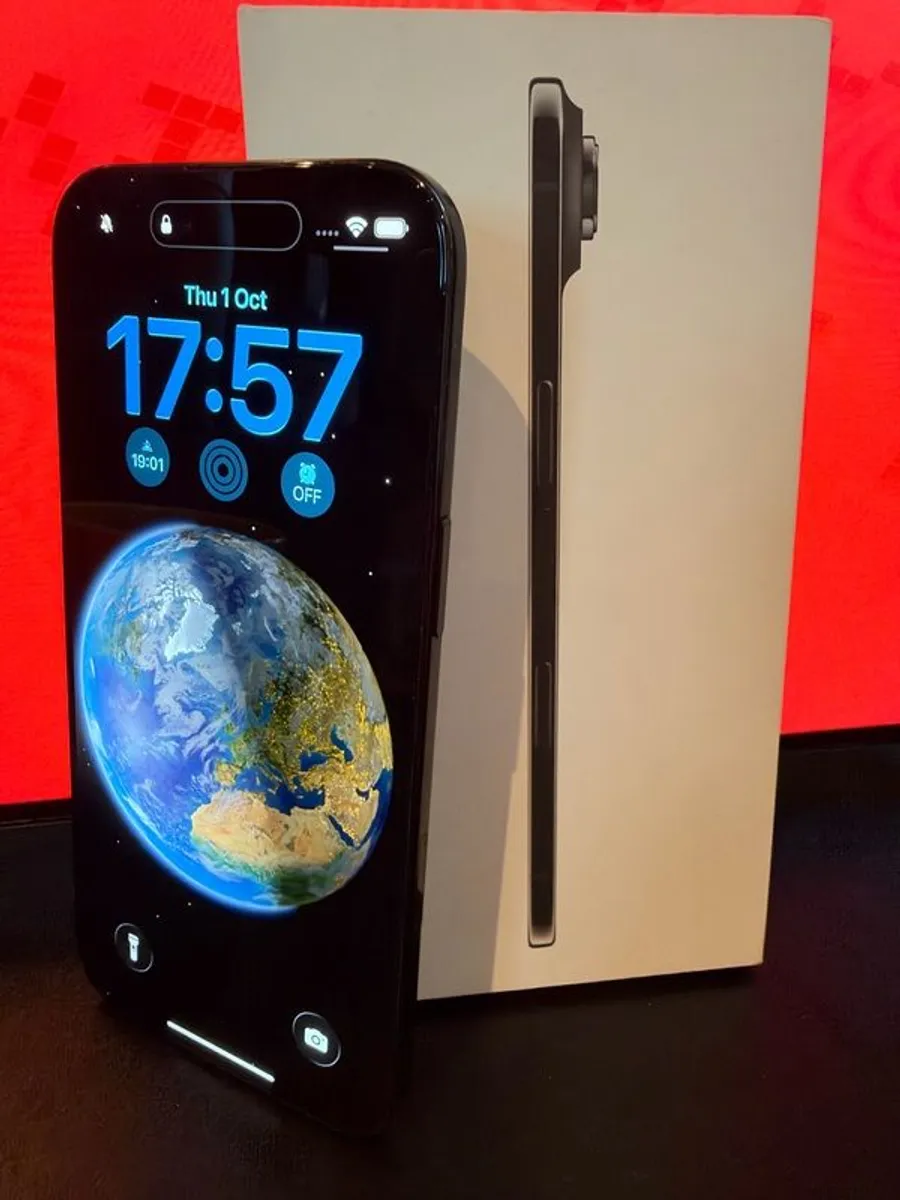 iPhone Air with box and travel battery - Image 3