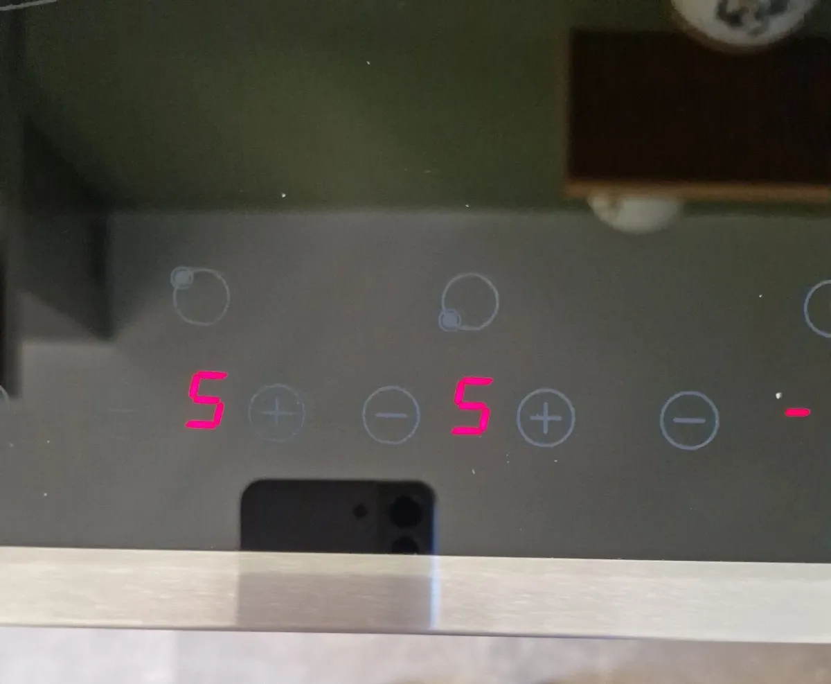 Ceramic hob - Image 3