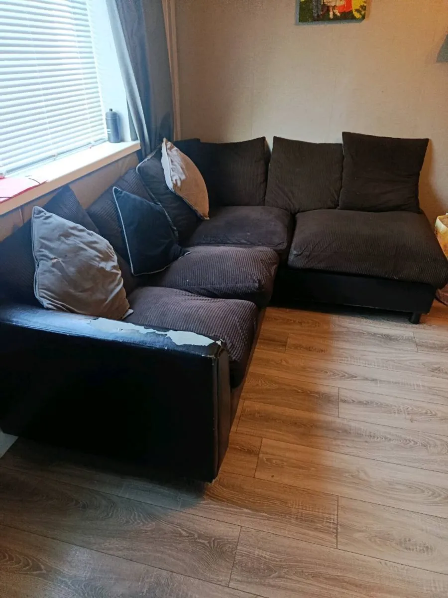 Corner couch L-shaped couch - Image 1