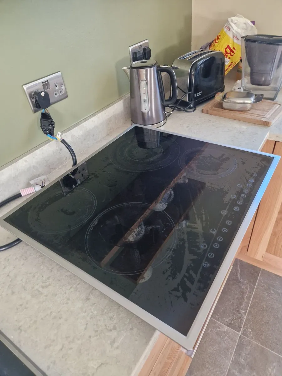Ceramic hob - Image 1