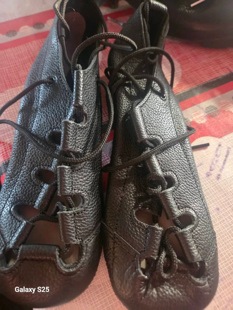 Irish dancing shoes - Image 1