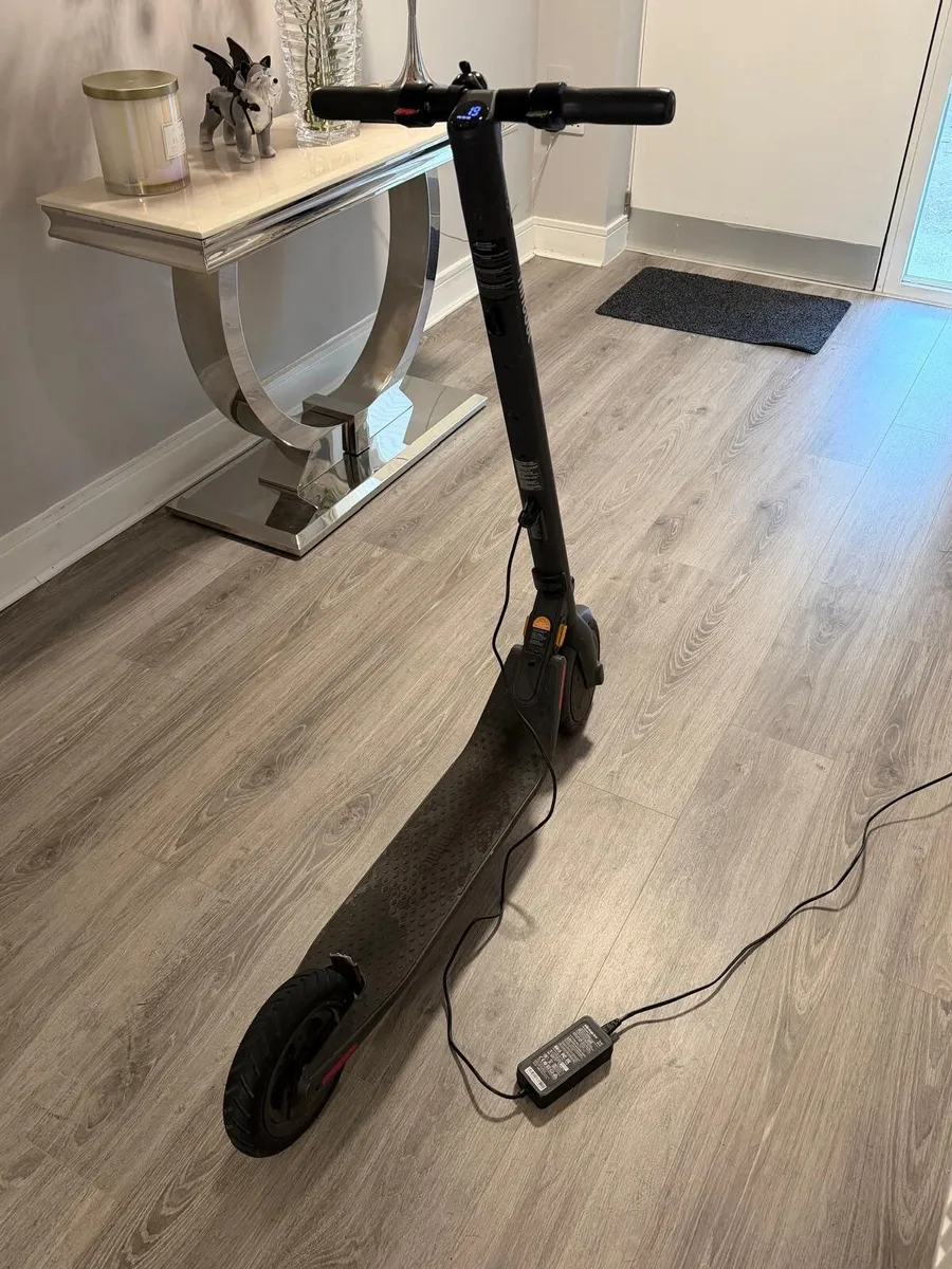 Electric scooter - Image 2