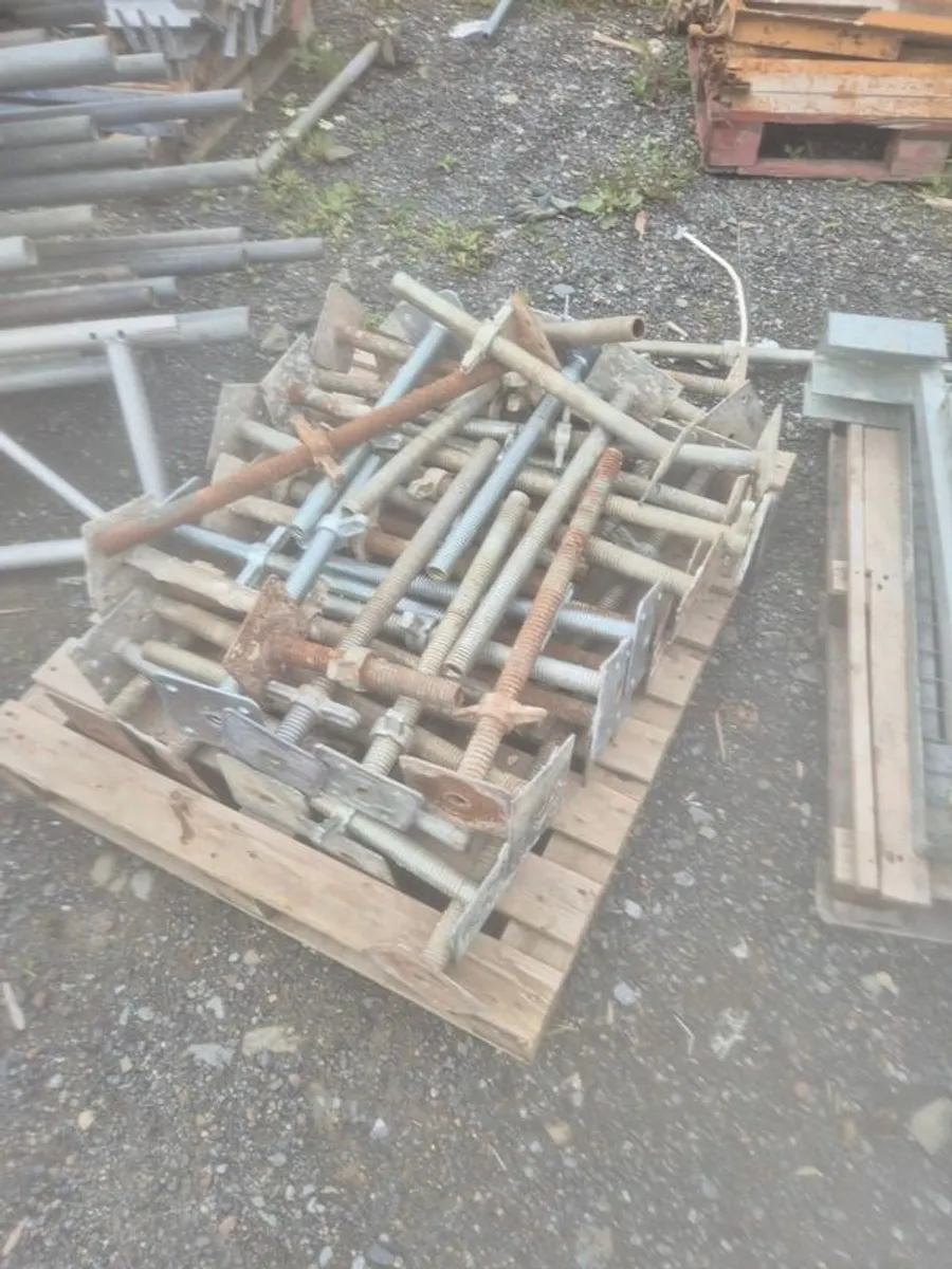 Used scaffolding - Image 1