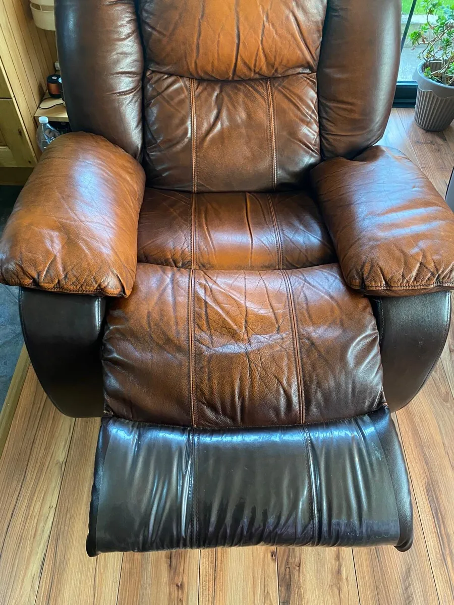 Leather suite reclining - Image 3
