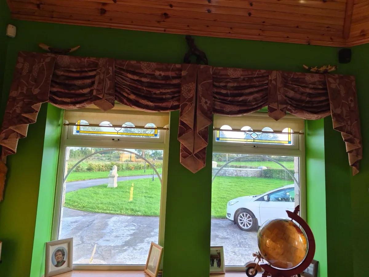 Curtains - Image 2
