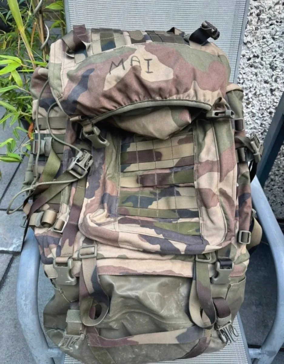 Genuine French army large camouflage backpack - Image 2