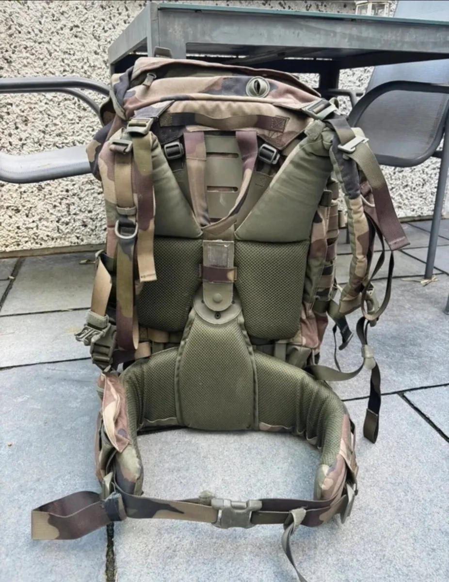 Genuine French army large camouflage backpack - Image 3