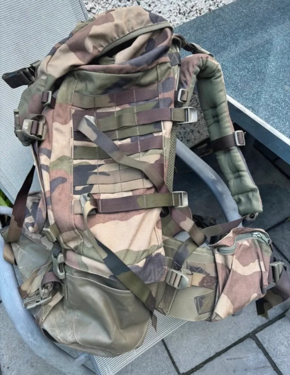 Genuine French army large camouflage backpack - Image 4