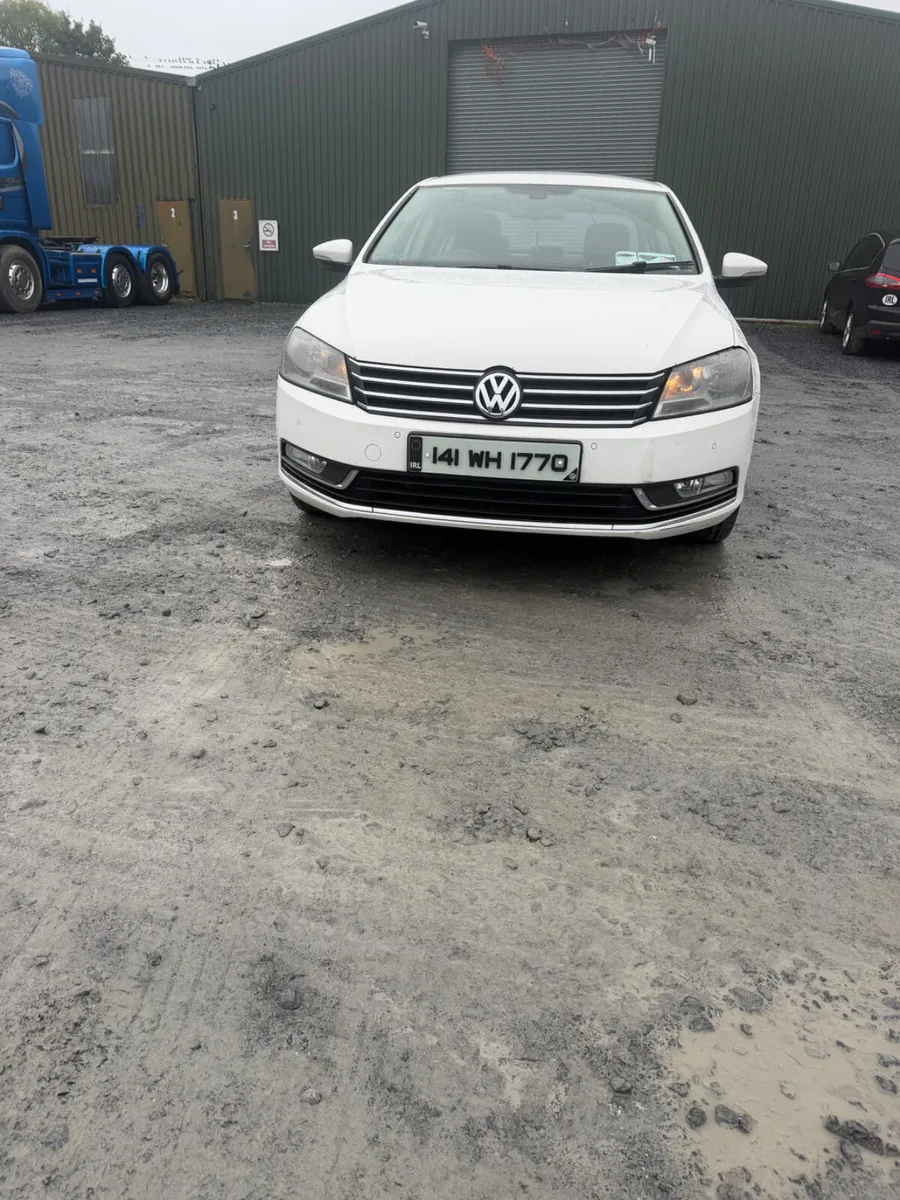 2014 Passat - Image 2
