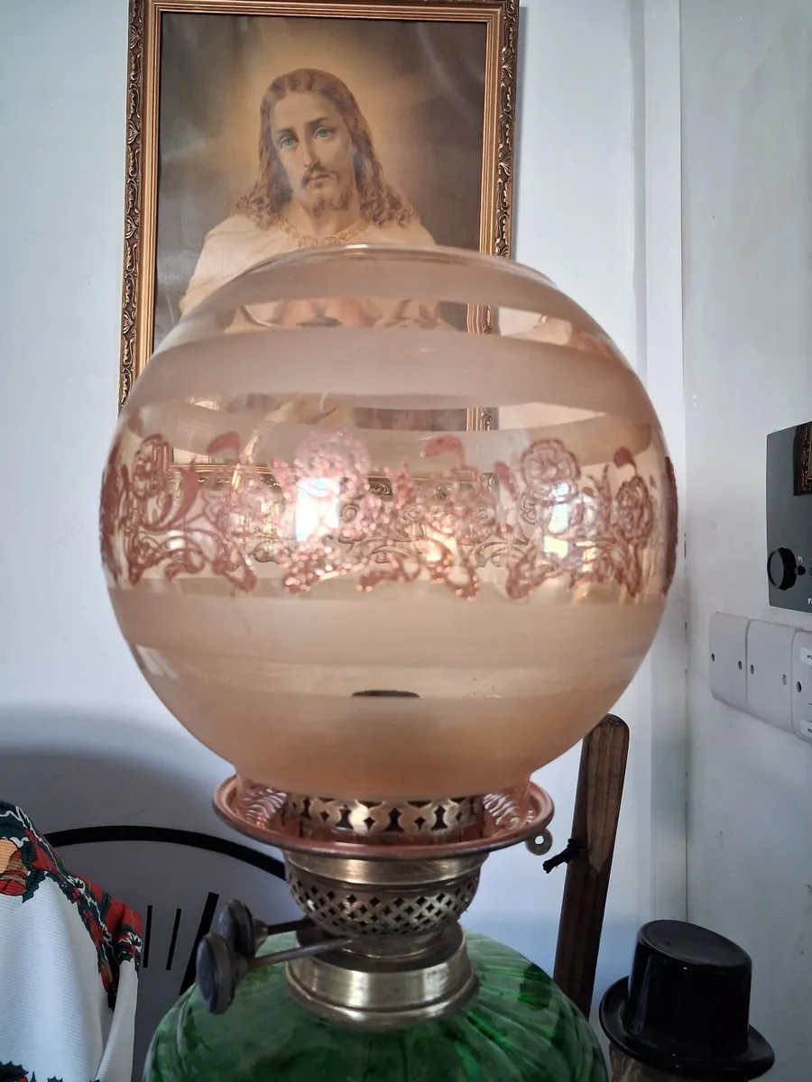 Double burner antique oil lamp. - Image 4