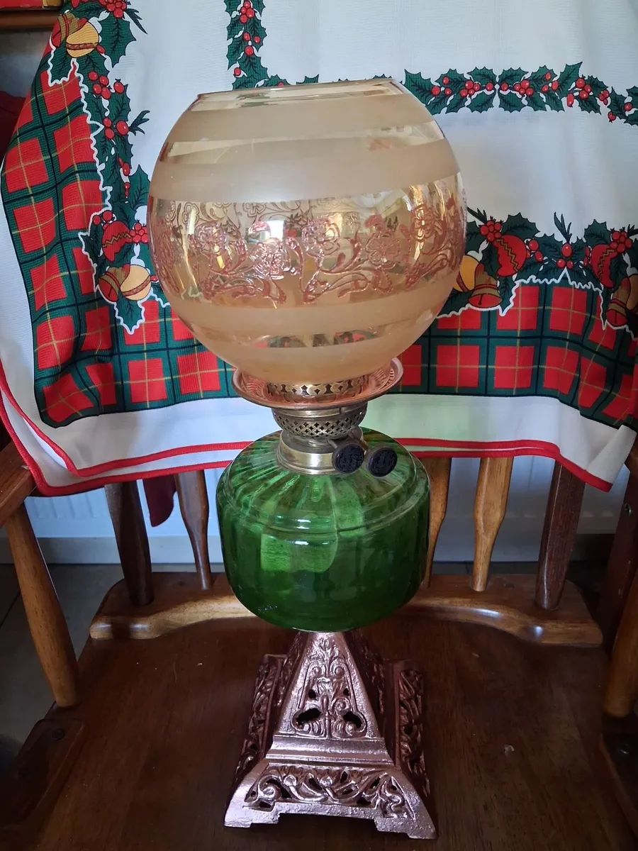Double burner antique oil lamp. - Image 1