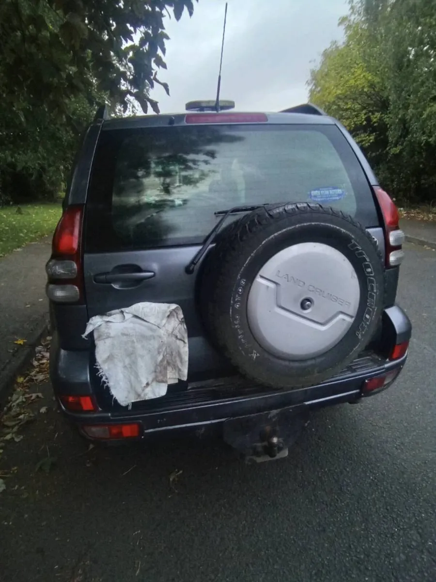07 Toyota Landcruiser - Image 2