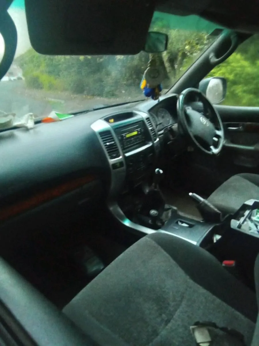 07 Toyota Landcruiser - Image 4