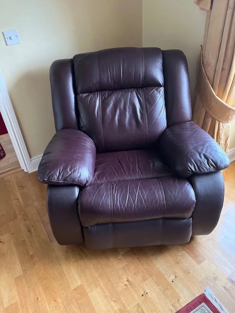 Sitting rooms chairs - Image 1