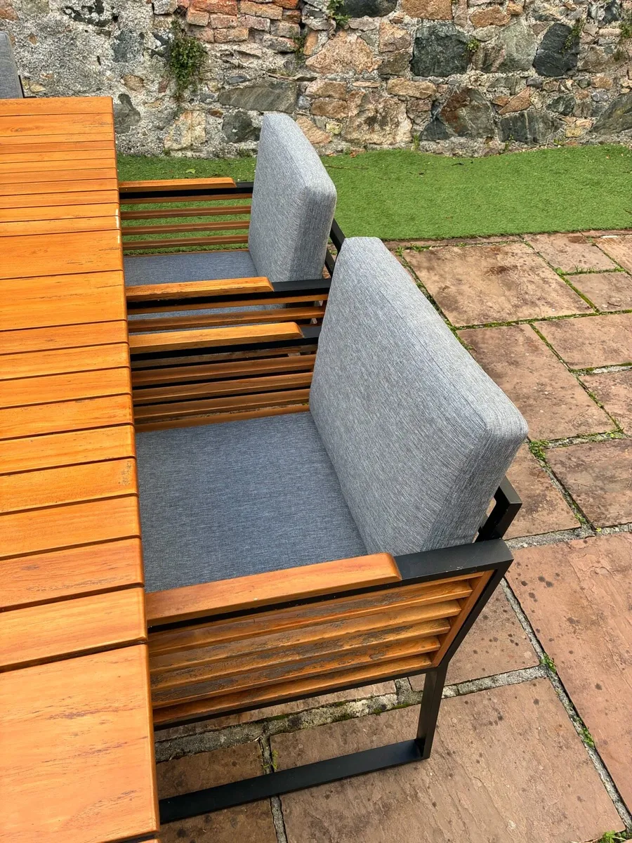 Patio Table and Chairs - Image 4