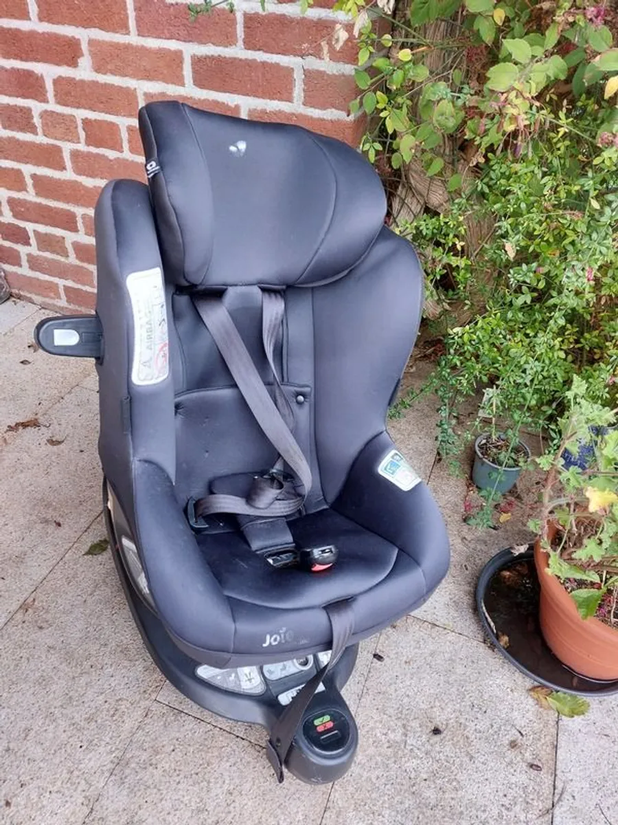 Child car seat - Image 1