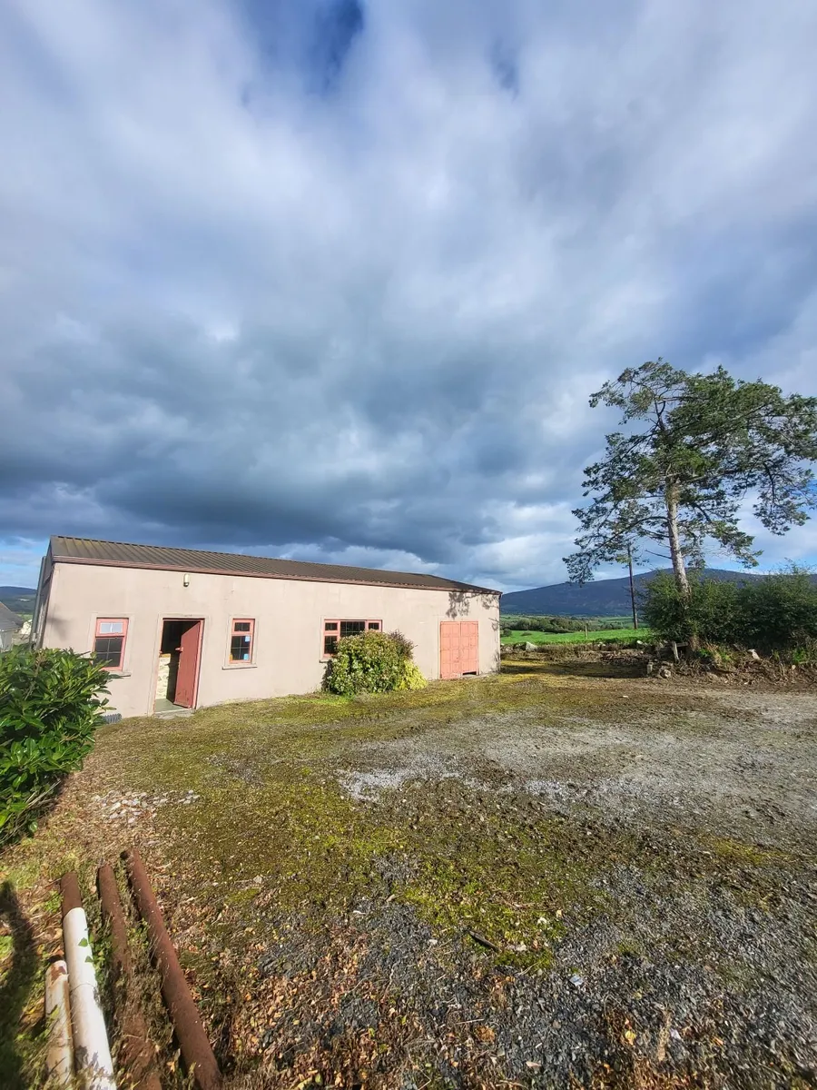 Commercial Property & Yard - Image 1