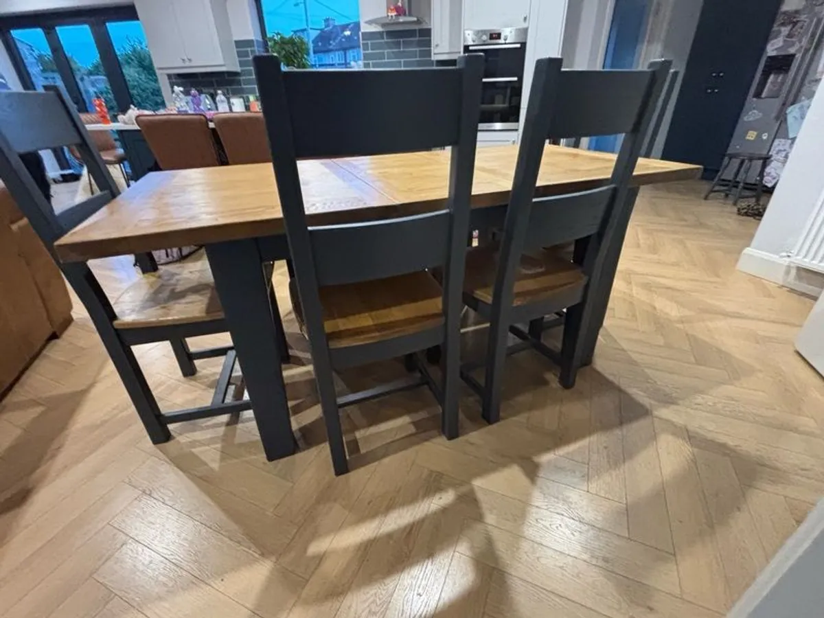 Solid Oak Extendable Dining Table, 4 chairs & 1 bench - Image 3