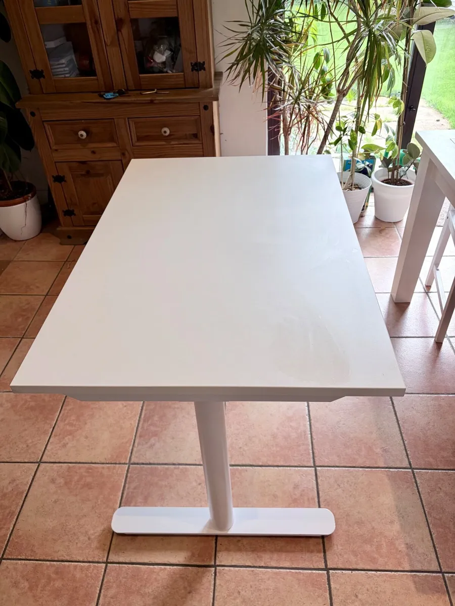 White Modern Office Desk - Like New - Image 3