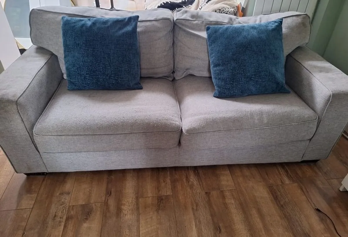 pull out sofa - Image 1