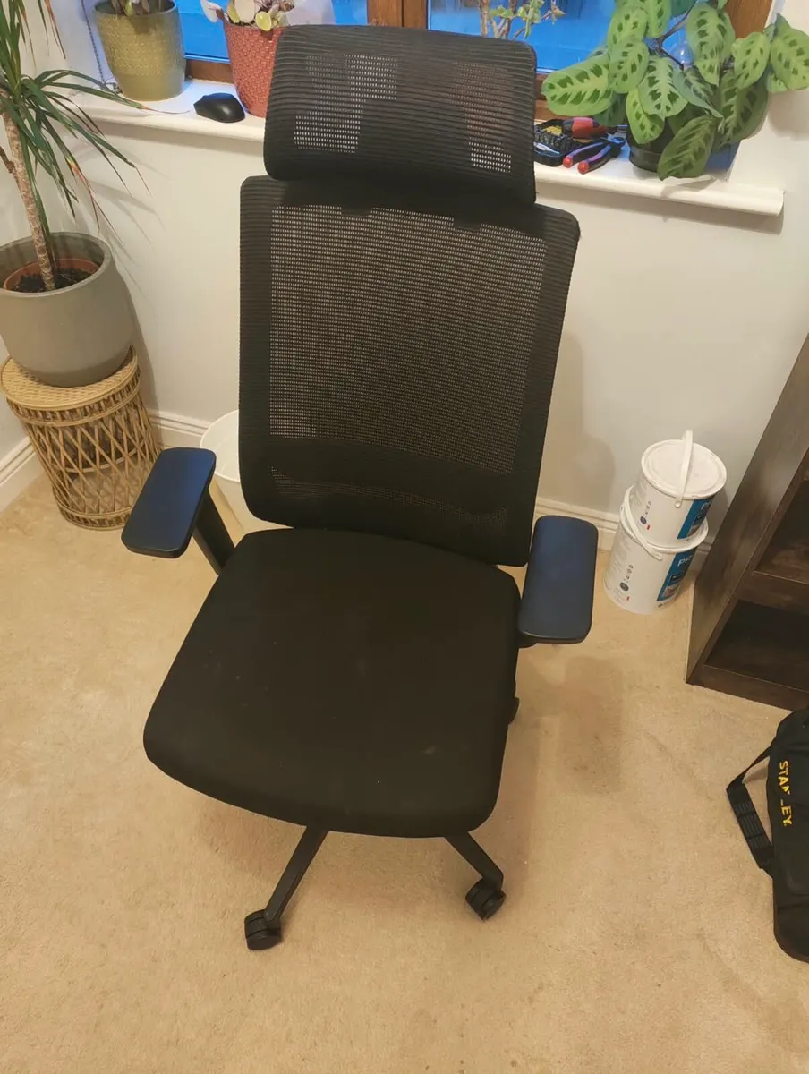 Office chair - Image 2