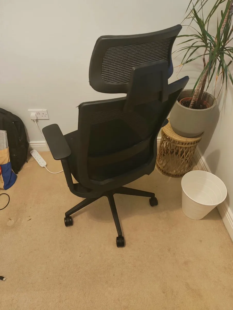 Office chair - Image 3