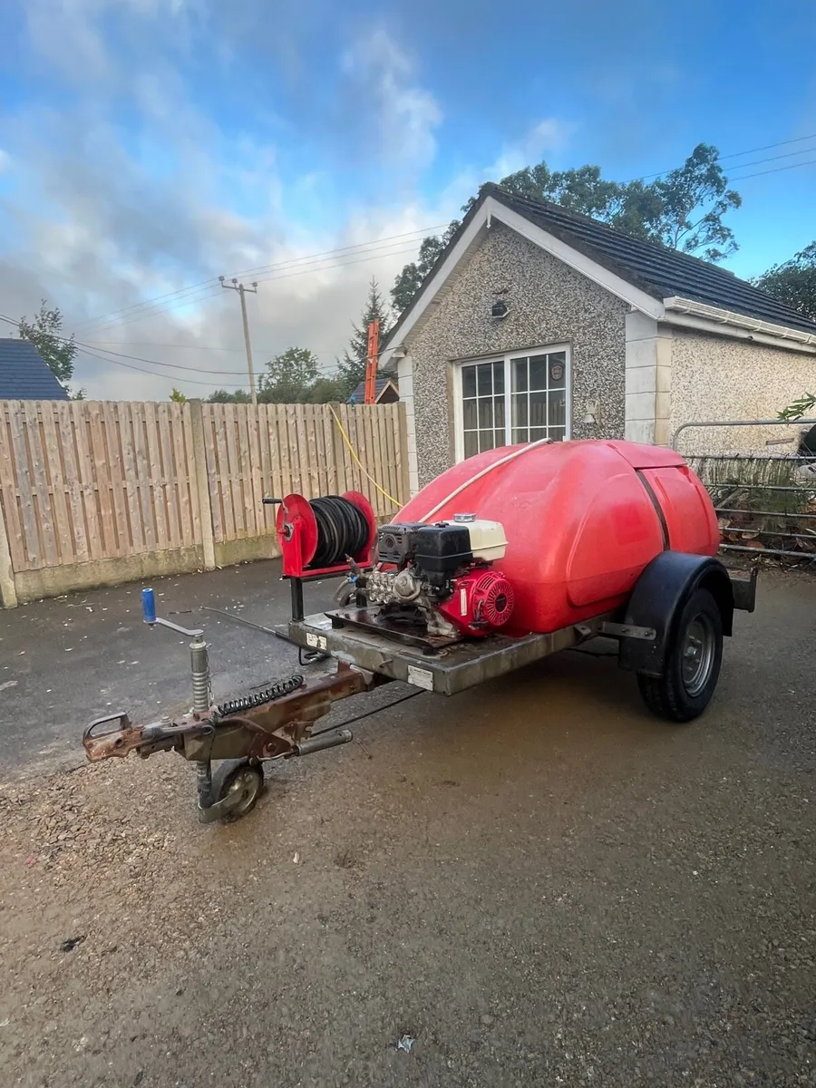 Western bowser with power washer and reel - Image 3