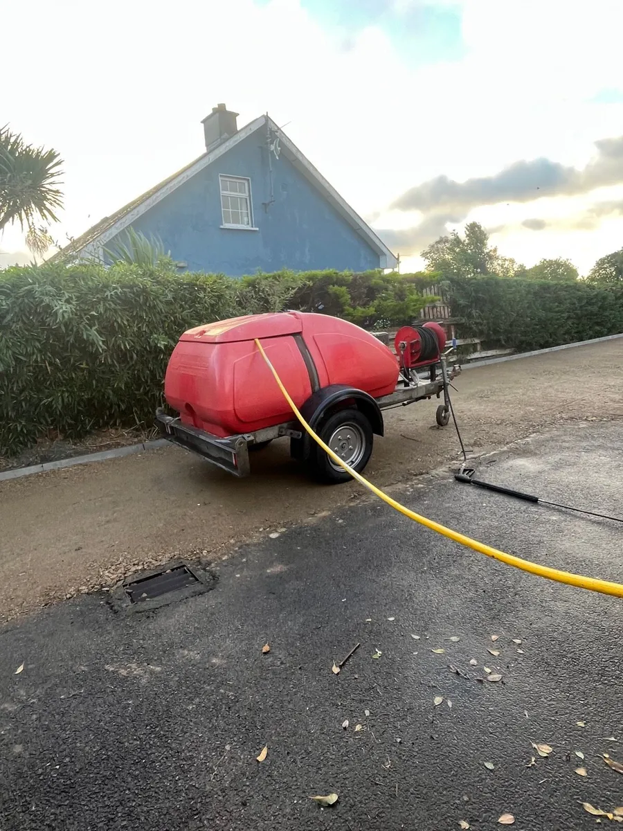 Western bowser with power washer and reel - Image 1