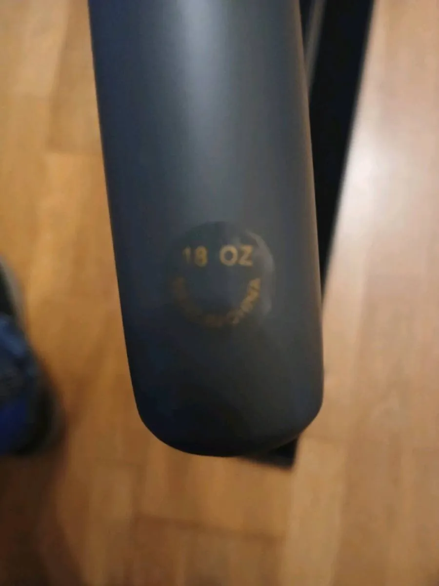 Mako 2 piece  Cue with hard case - Image 2