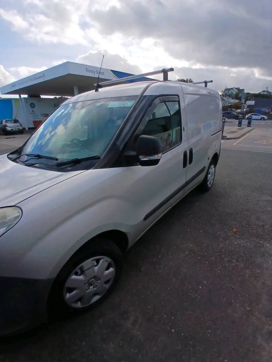 Van - Image 4
