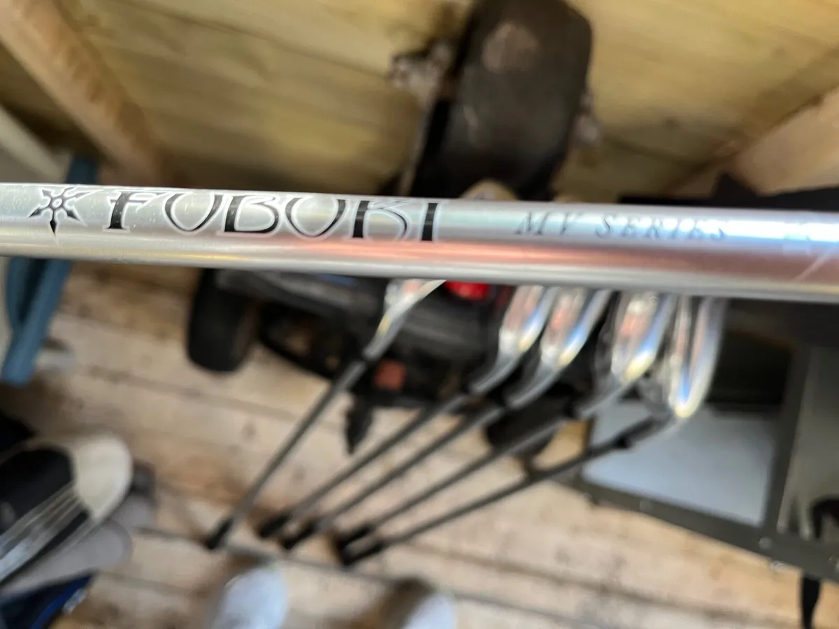Titleist T400 Irons - Image 3
