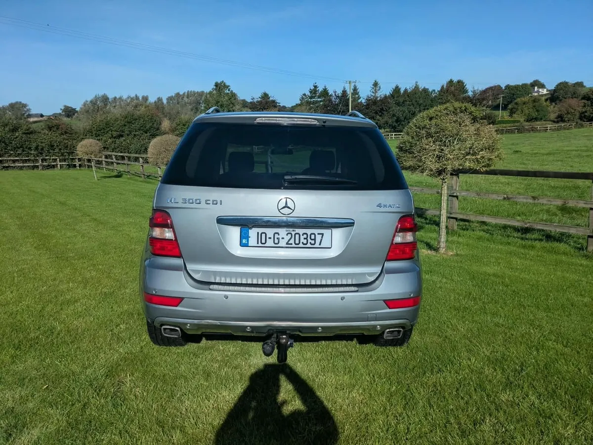 Mercedes-Benz M-Class 2010 - Image 3