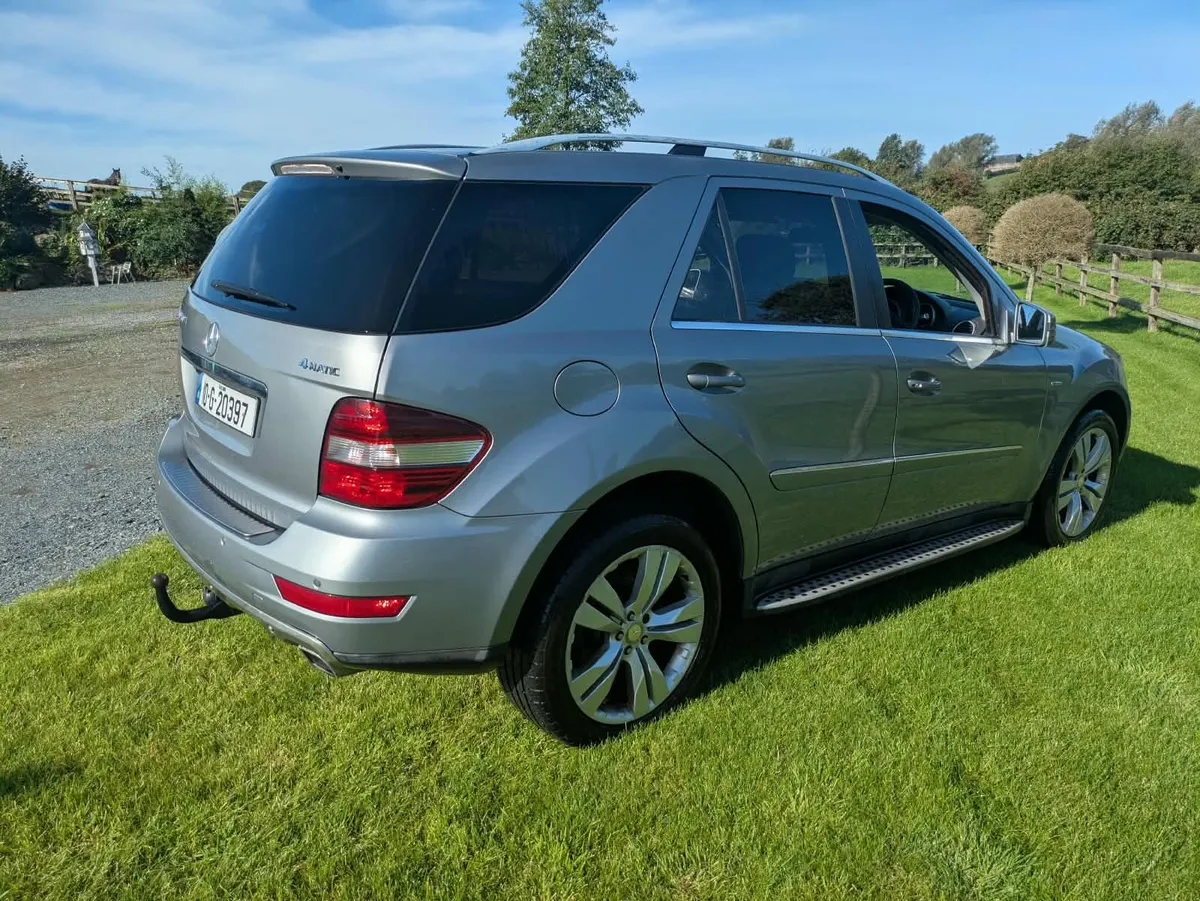 Mercedes-Benz M-Class 2010 - Image 4