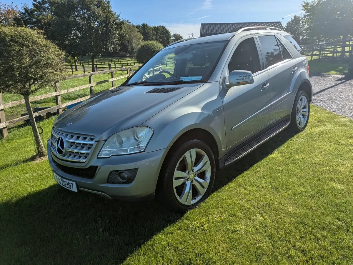 Mercedes-Benz M-Class 2010 - Image 2