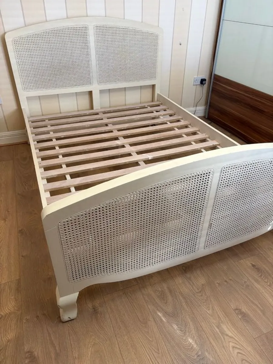 Double bed and matching lockers - Image 3