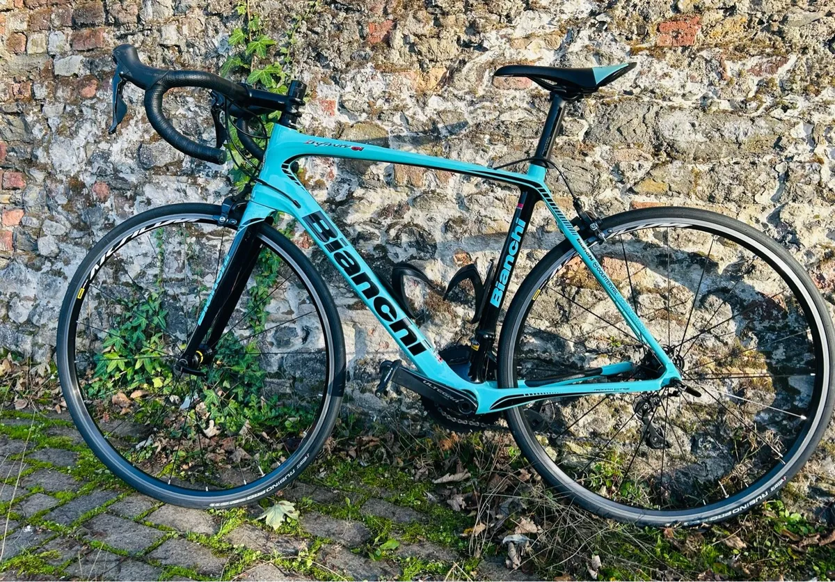 Bianchi Infinito CV carbon bike - Image 2