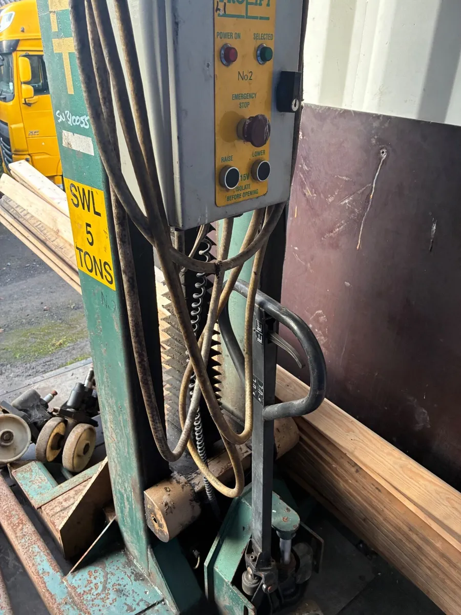 Hgv/Truck column lift - Image 2