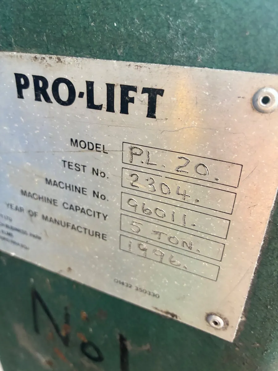 Hgv/Truck column lift - Image 3
