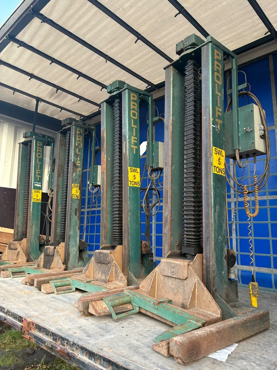 Hgv/Truck column lift - Image 1
