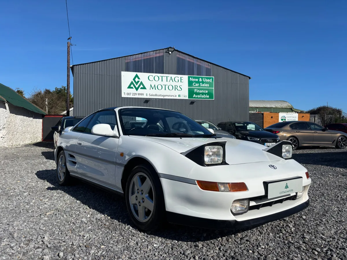 Toyota MR-2 IMMACULATE 1 OWNER - Image 2