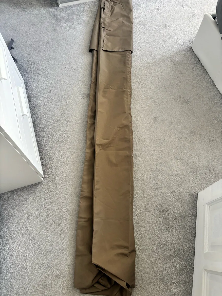 Waterproof sleeping bag cover for camping - Image 2