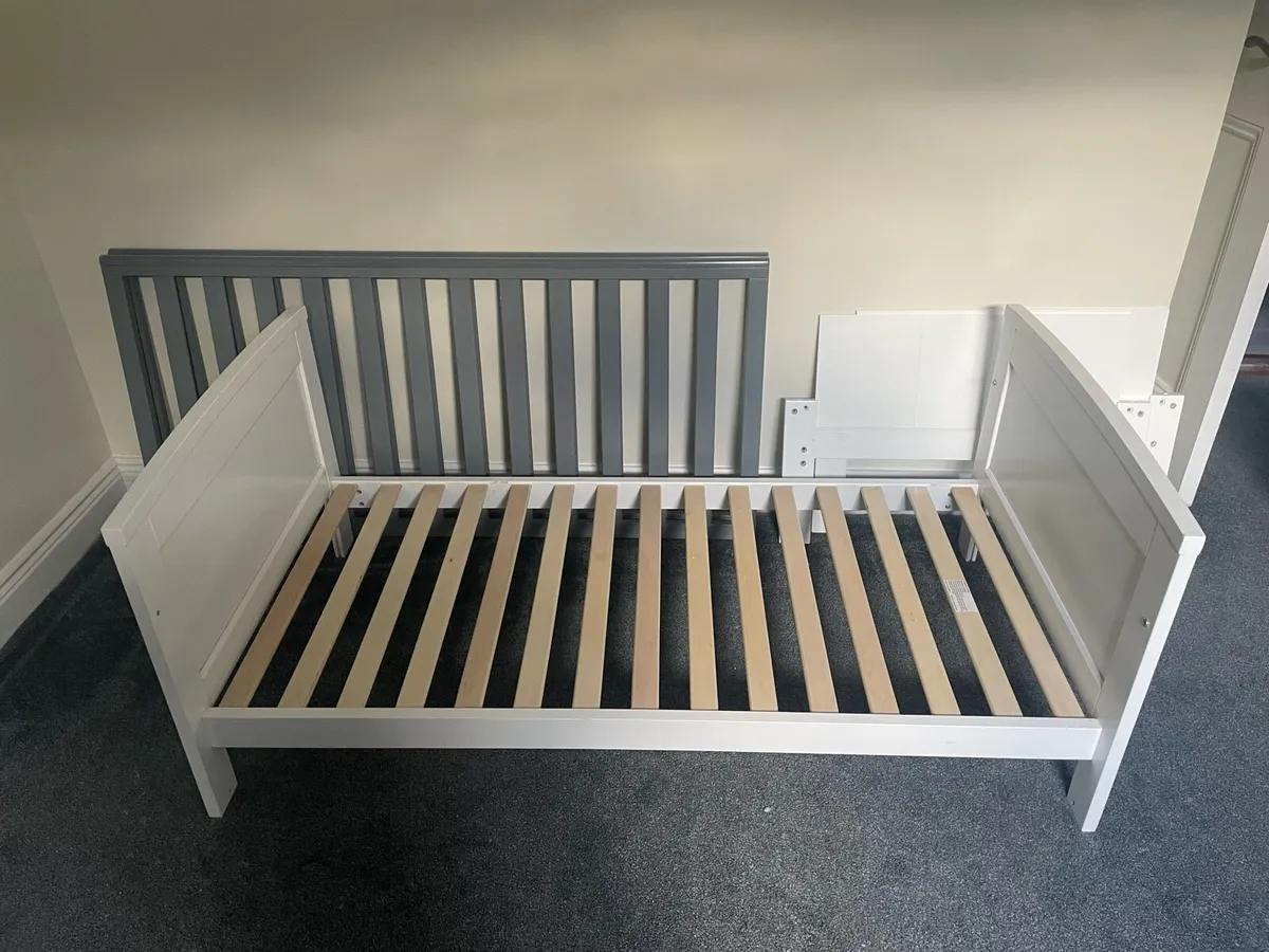 Cot bed - Image 1