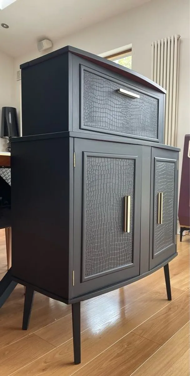 drinks cabinet - Image 1