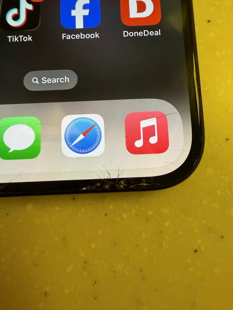 iphone 15 128GB unlocked to any network - Image 4