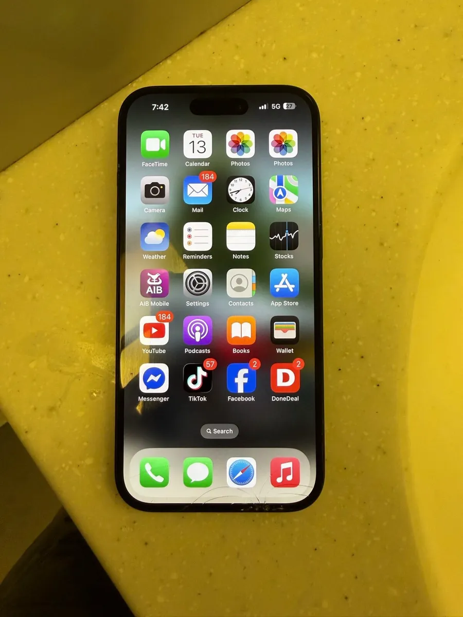 iphone 15 128GB unlocked to any network - Image 1