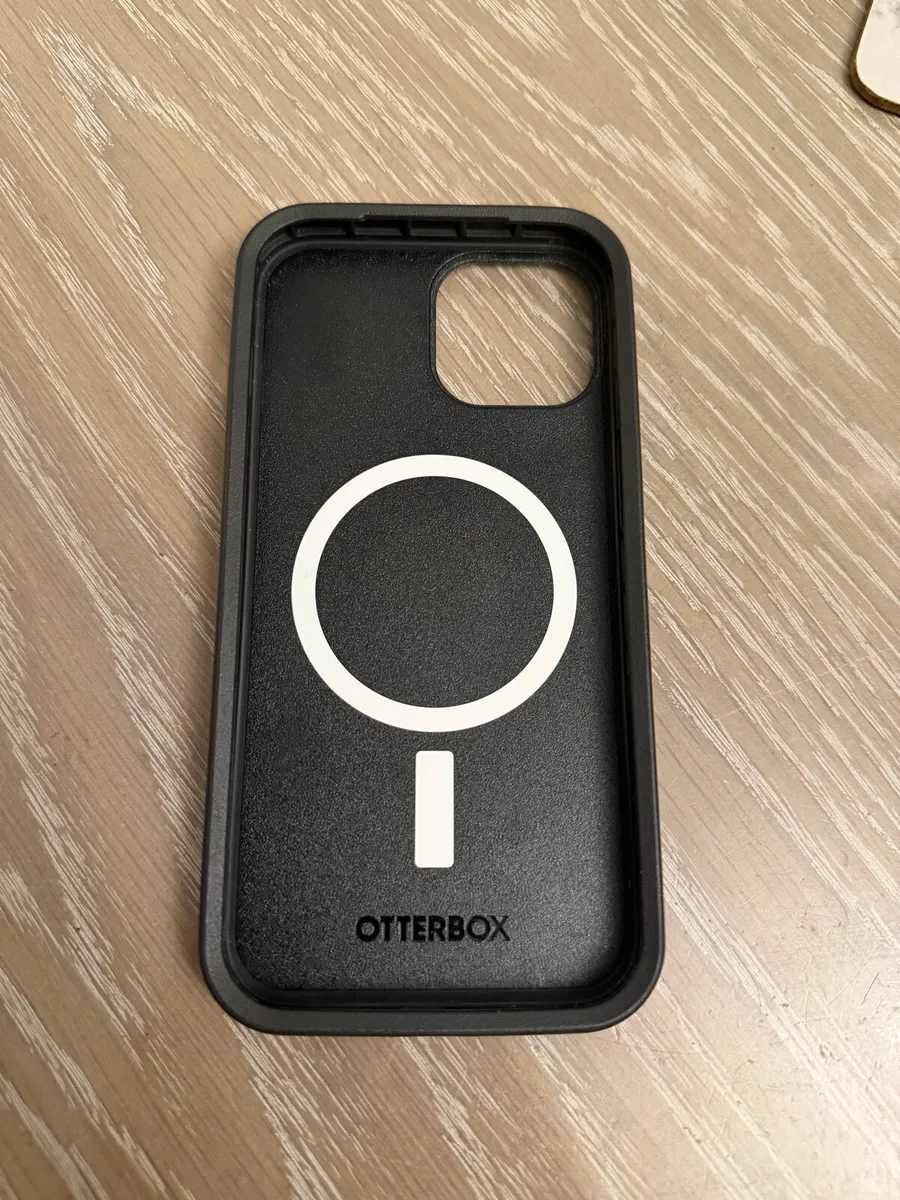 iPhone 15 / 100% Battery / Case included - Image 3