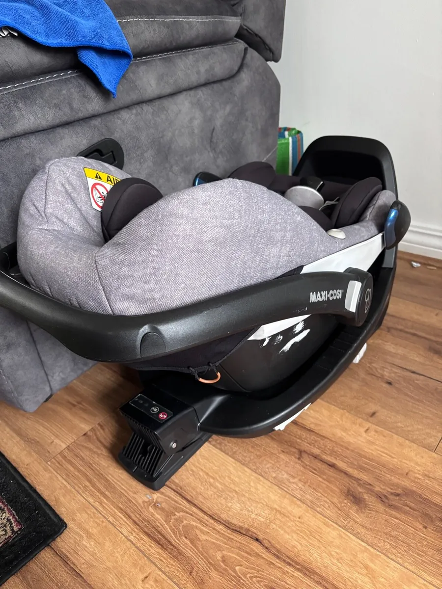 Car seat isofix - Image 1