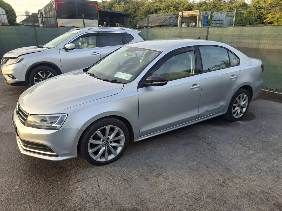 2016 Vw Jetta TDI Light Damage - Image 1